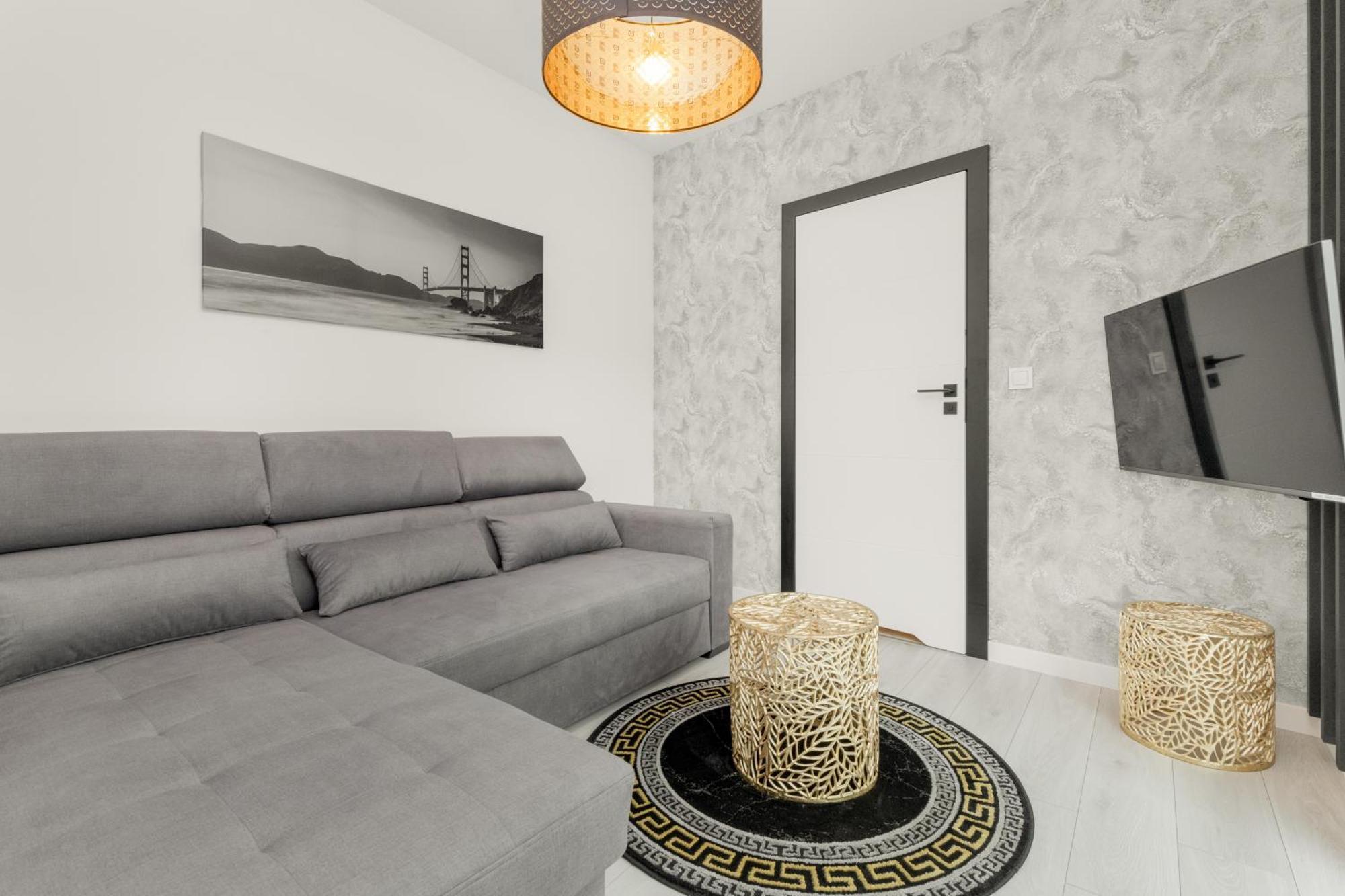 Apartport Wyjatkowe Apartamenty Z Widokiem Na Port W Gdyni By Noclegi Renters 格丁尼亚 外观 照片
